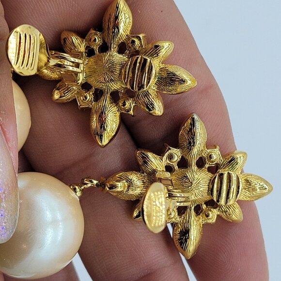 Monet Faux Pearl & Rhinestones Drop Dangle Earrings Gold Tone Statement - Picture 5 of 6